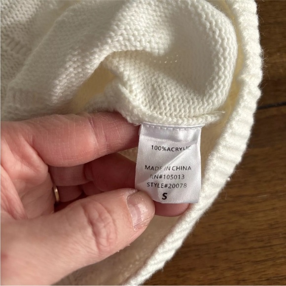 Andree by the Unit Small Ivory Spagetti Strap Tank Sweater Knit - Picture 11 of 12